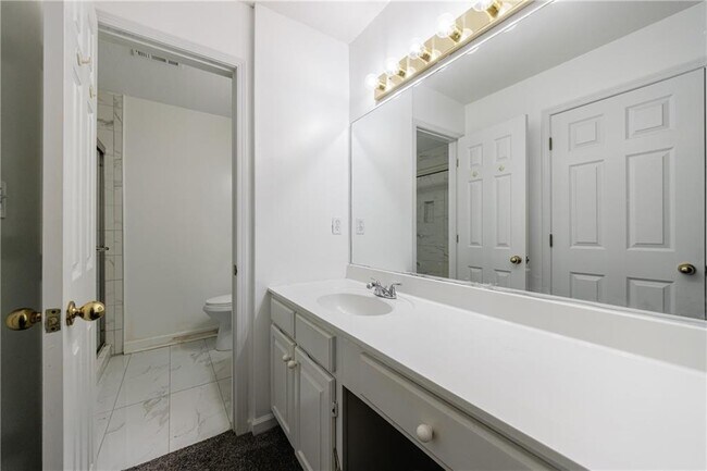 Building Photo - 27306 Plantation Dr NE