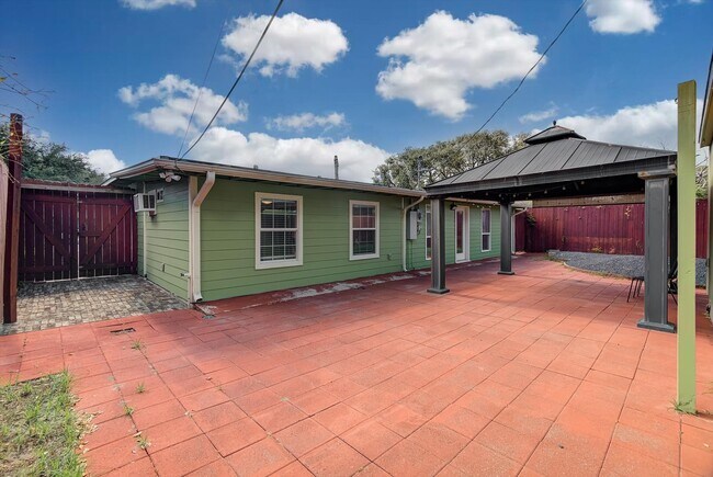 Building Photo - 116 Tarpon Ave