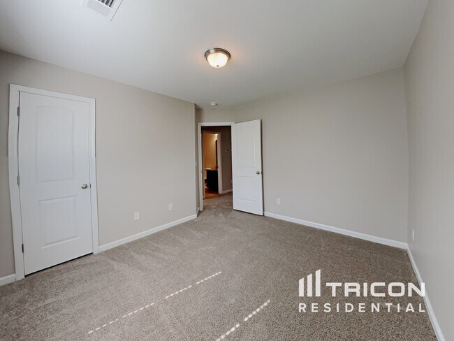 Building Photo - 743 Dawsons Park Wy