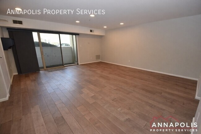 Building Photo - 1146 Cove Rd