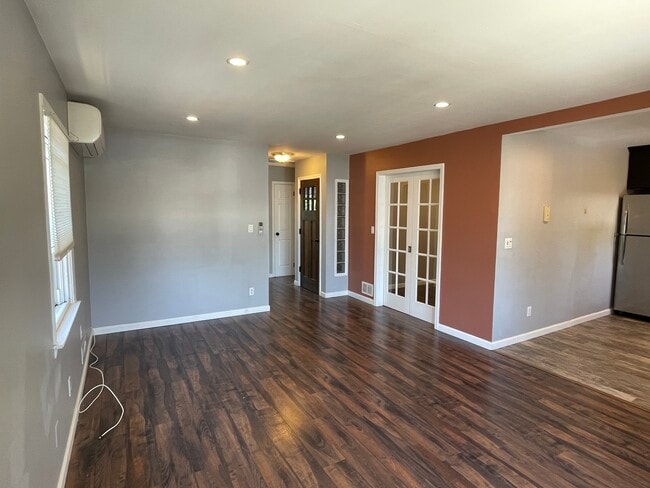 Building Photo - 482 O'Gorman Ave