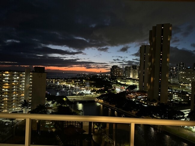 Building Photo - 1551 Ala Wai Blvd
