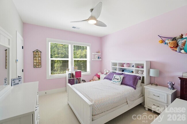 Building Photo - 5225 Glenwalk Dr