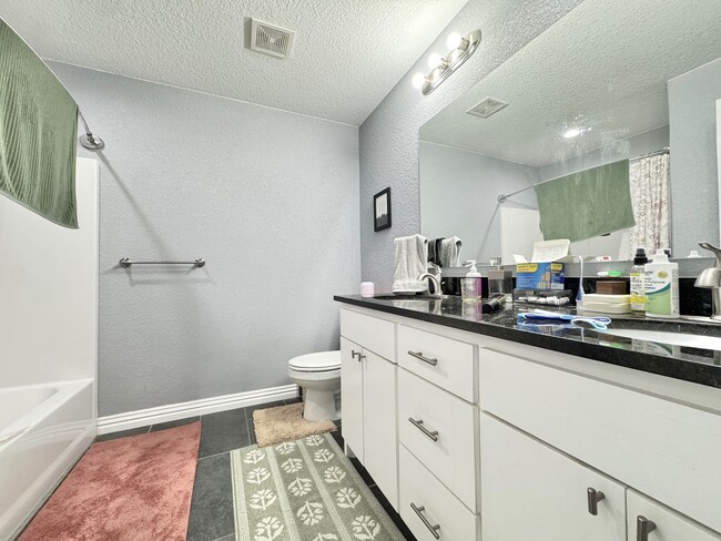 Building Photo - New 2 bedroom duplex, 2 car garage, quiet neighborhood, all appliances