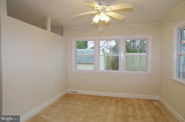 Building Photo - 6956 Westhampton Dr