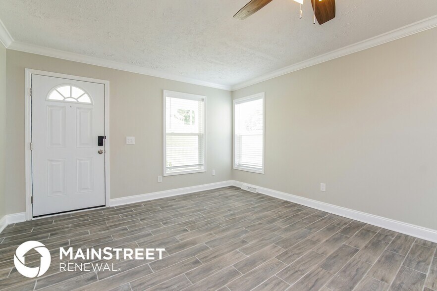 Building Photo - 3004 Brittany Dr