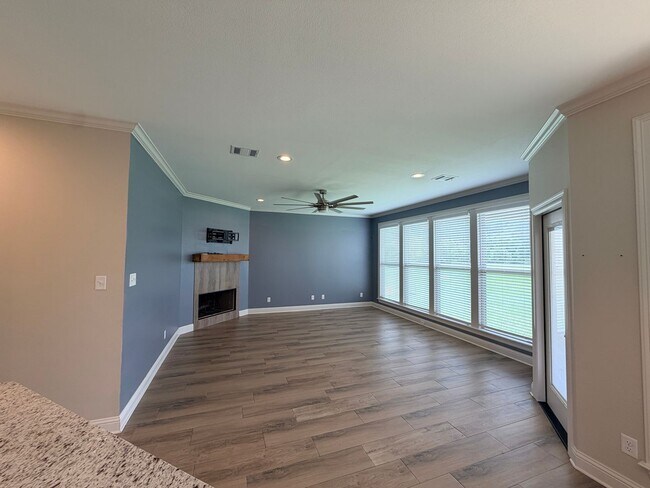 Building Photo - 3520 Windwood Circle.