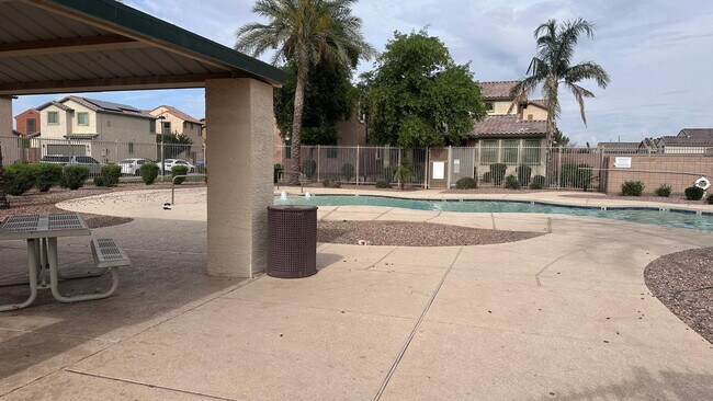 Building Photo - 7313 S 48th Dr