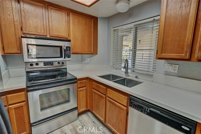 Building Photo - 310 Lake St