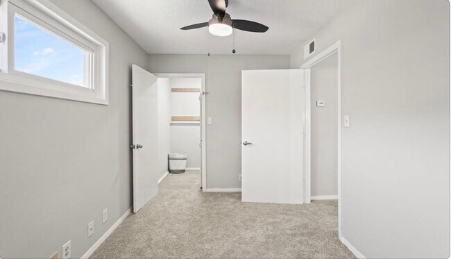 Building Photo - 3502 Burlington St