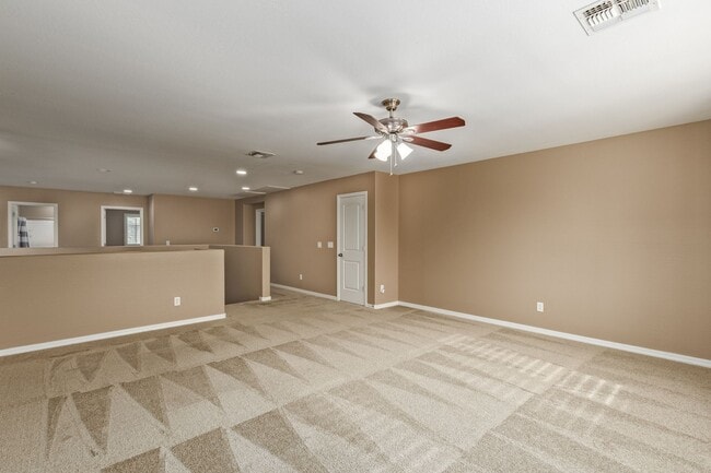 Building Photo - Lakeside Oasis: 5-Bed, 3-Bath Home with Up...