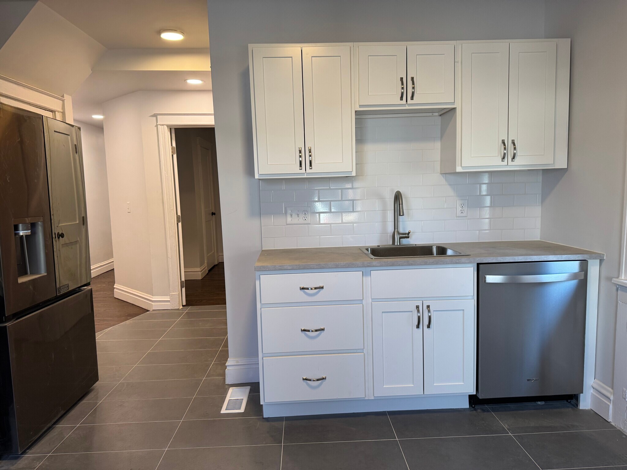 Building Photo - 5011 S Broadway