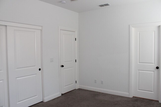 Building Photo - 1345 Orchid Ct