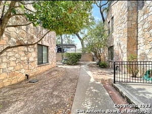 Building Photo - 11520 Huebner Rd