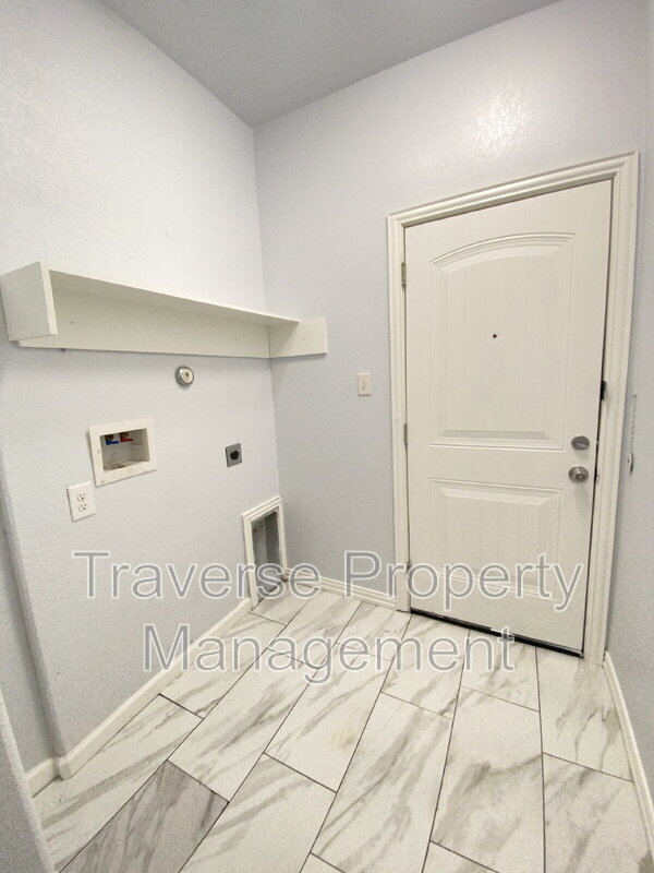 Building Photo - 5509 Wellesley Ave