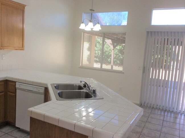 Building Photo - 39431 Obsidian Ct