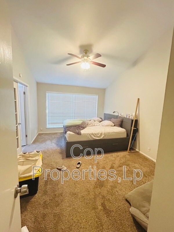 Building Photo - 6338 Broadmeadow