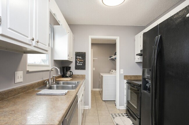 Building Photo - 1464 Autumn Knoll Rd