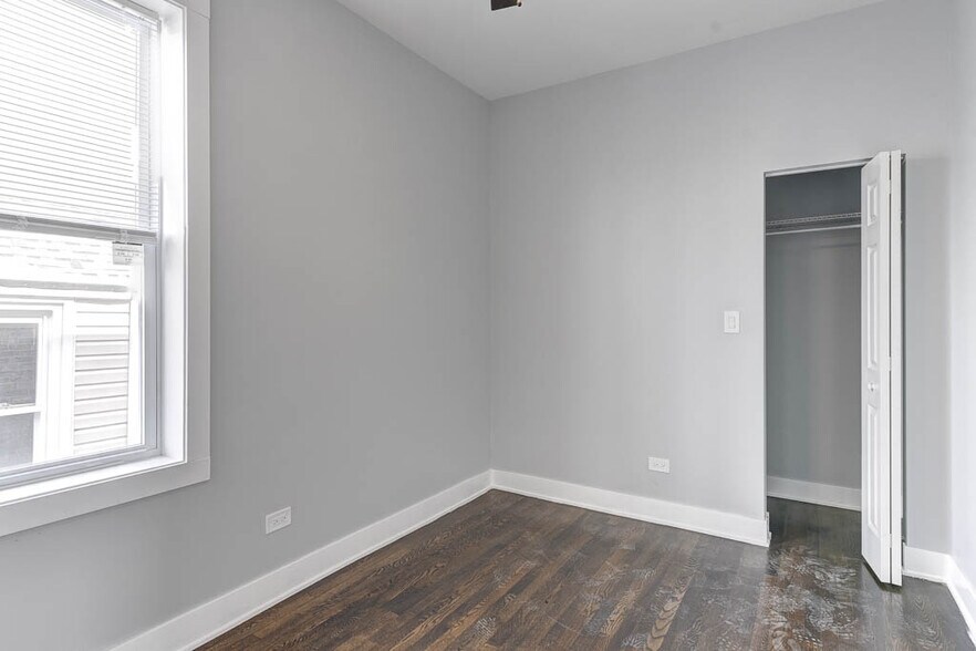 Building Photo - 2935 N Lawndale Ave