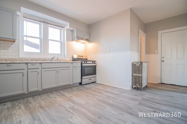 Building Photo - 1242 121st St