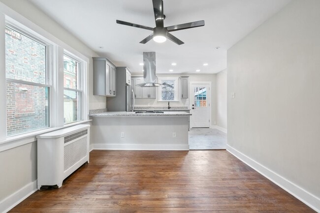 Building Photo - Exquisitely Renovated 3 Bedroom/ 2 Bath in Pittsburgh's East Side