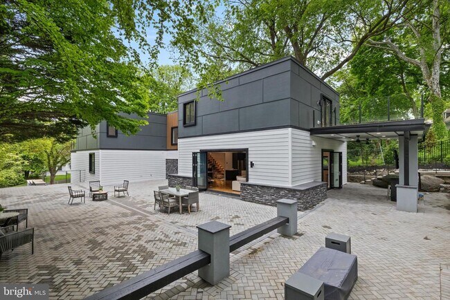 Building Photo - 354 Winding Wy