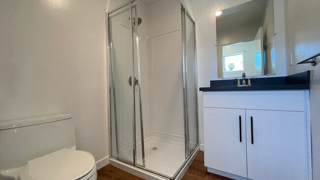 Building Photo - Large 6- Bedroom, 3-Bathroom home in San Luis Obispo