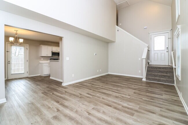 Building Photo - 5701 Castlebrook Dr