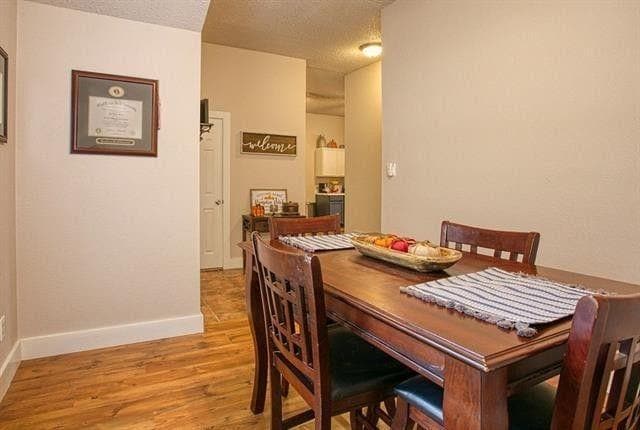 Building Photo - 1100 Alexandria Dr