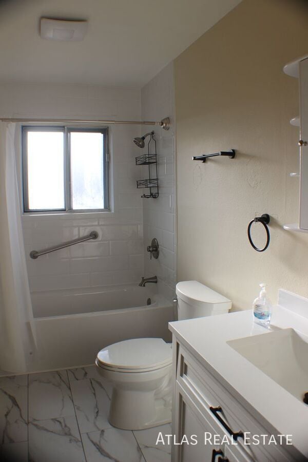 Building Photo - 9415 Brentwood St