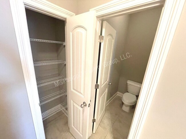 Building Photo - 4BD/4.5BA FOR RENT - Only Through 7/18/2024