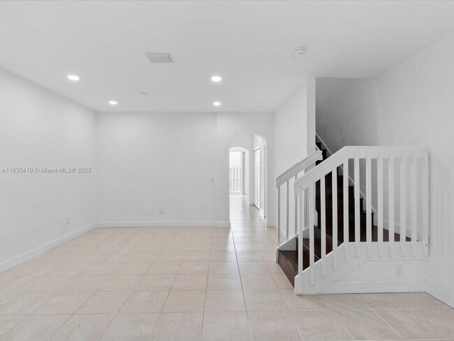 Building Photo - 15568 SW 39th St