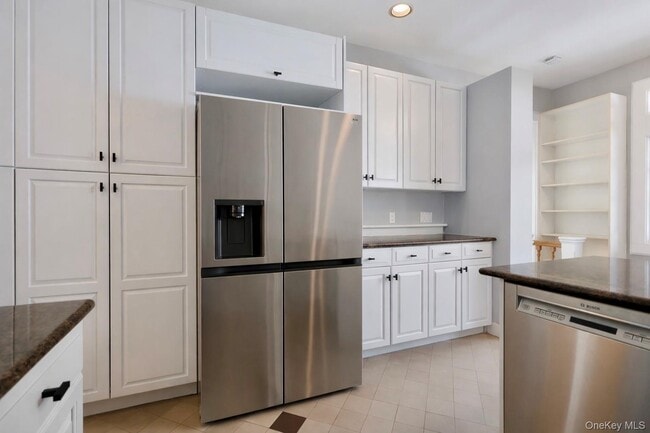 Building Photo - 16 Clinton Ave