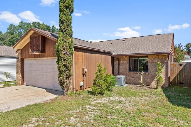 Primary Photo - 1022 Alderwood Way