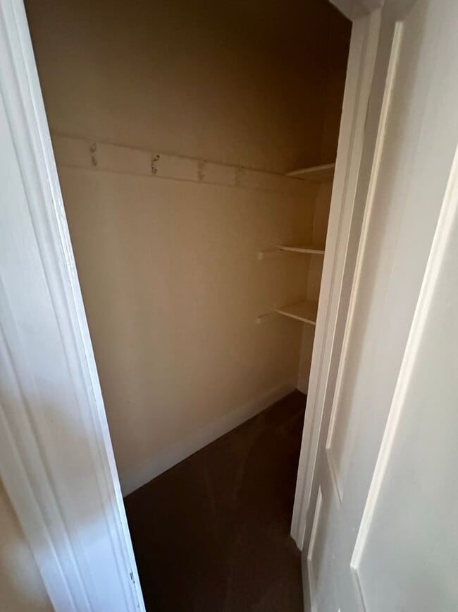 Building Photo - 12-14-14 St Louis St