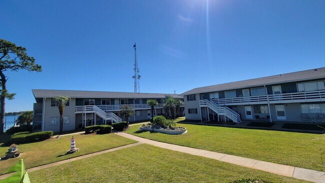 Building Photo - 726 Eglin Pkwy