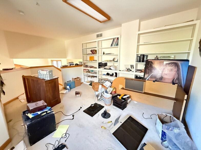 Building Photo - 2620 Briarwood Dr