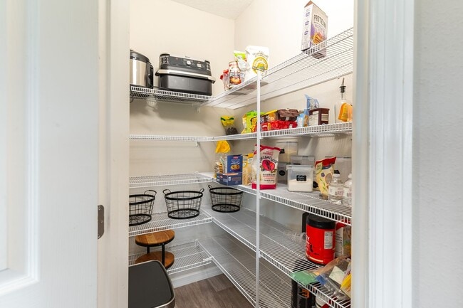 Building Photo - Stunning, Pet-Friendly, 4 Double bedroom, 2.5 Bathroom Home in Crosswind Point, Parrish