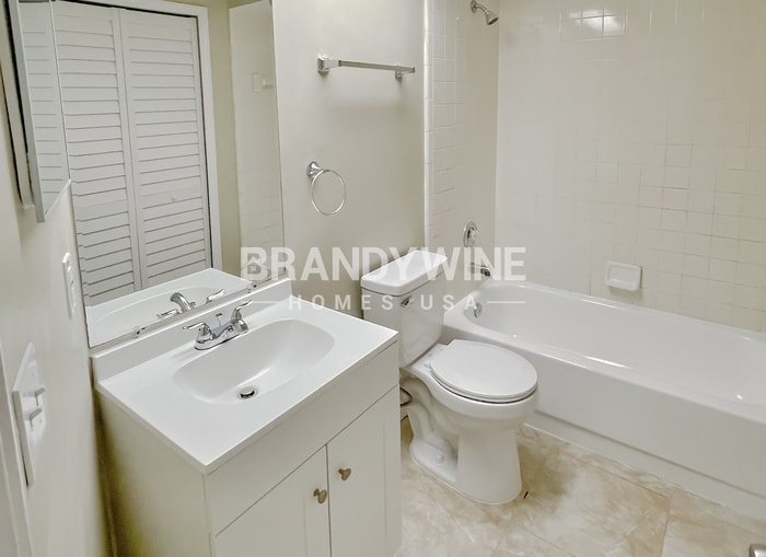 Building Photo - 616 Pembridge Dr W