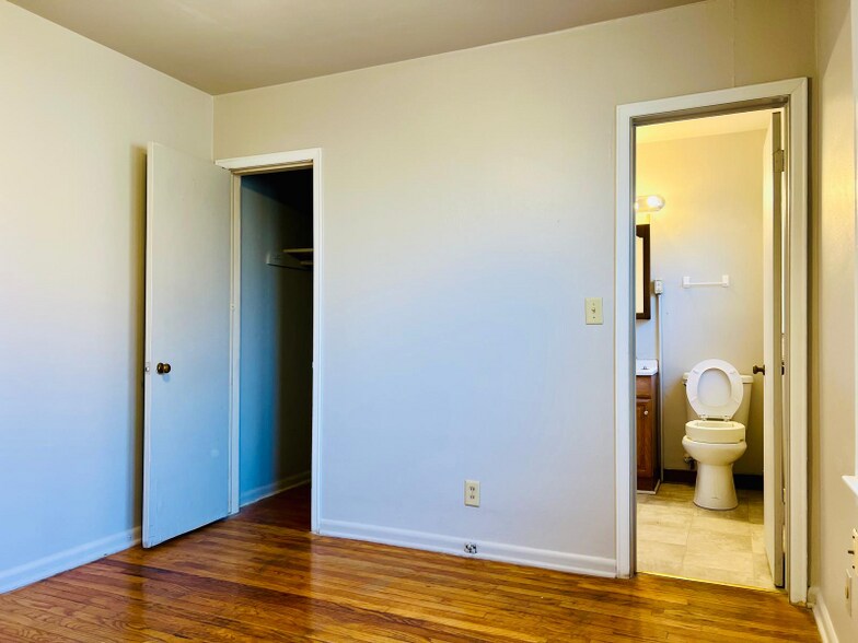 Building Photo - 2120 23rd St