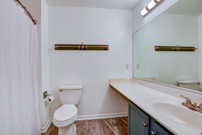 Building Photo - 320 Garcia Dr