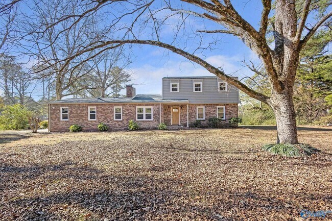 Building Photo - 4307 Indian Hills Rd SE