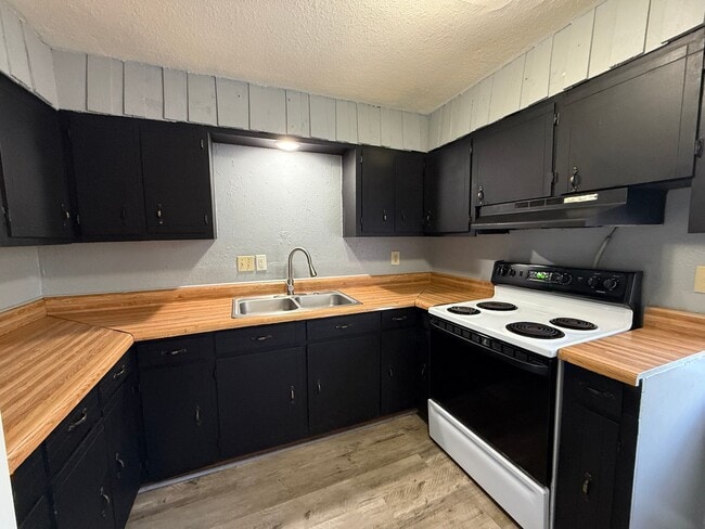 Building Photo - 2 Bedrooms, 1 Bathroom Home in Paragould AR - $750/Month