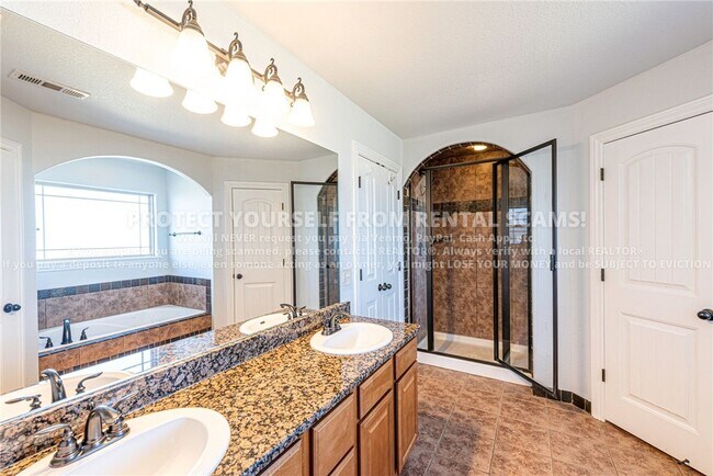 Building Photo - 3705 W Amour Dr