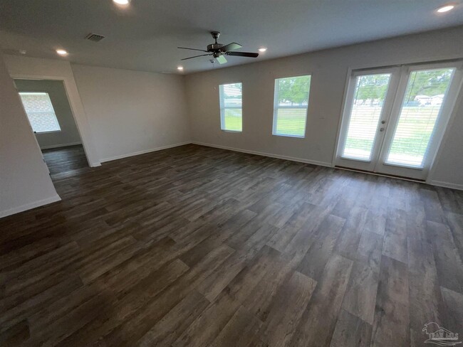 Building Photo - 7835 Lakeside Oaks Dr
