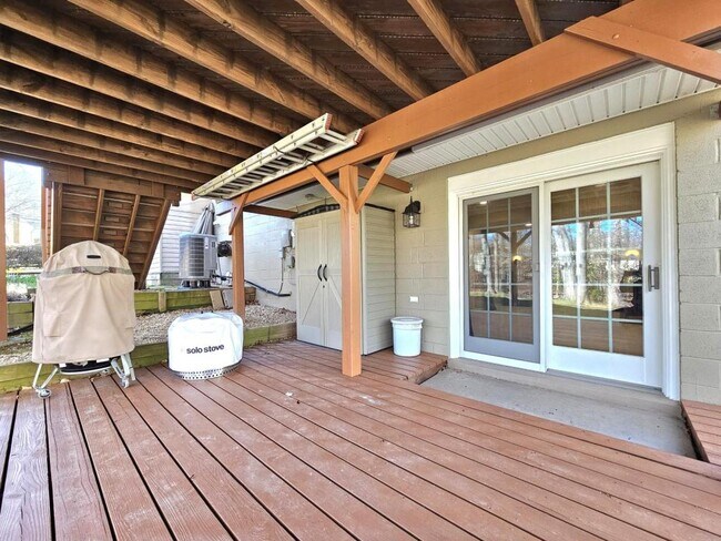 Building Photo - 11930 Cotton Mill Dr