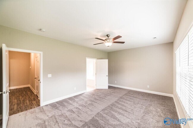 Building Photo - 3029 Crystal Creek Dr