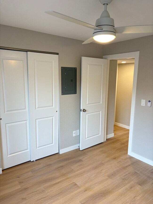 Building Photo - Completely Renovated 3 Bed 2 Bath Condo Downtown Pearl.  Brand New Interior!