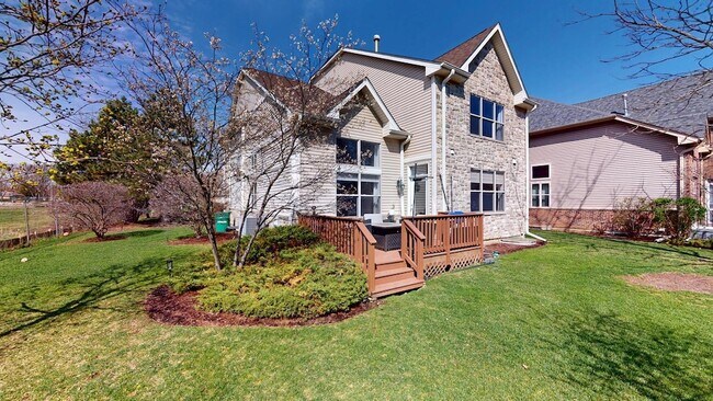 Building Photo - 331 Mary Belle Cir