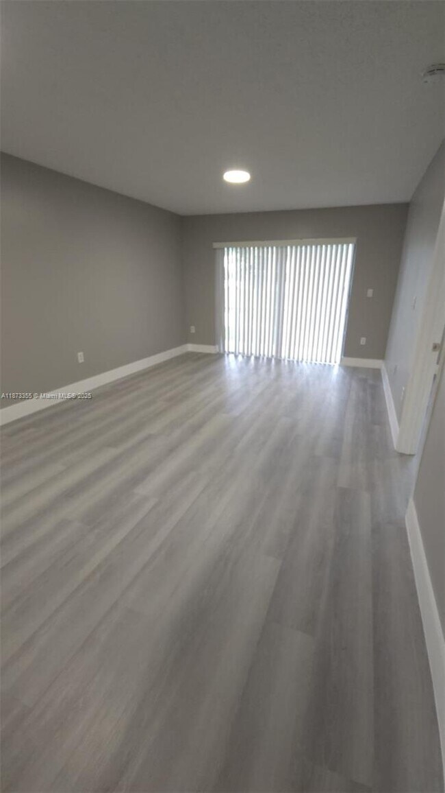 Building Photo - 9934 Nob Hill Ln